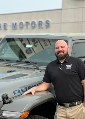 Staff member Nick Betker from 8ffdfbf07eaa