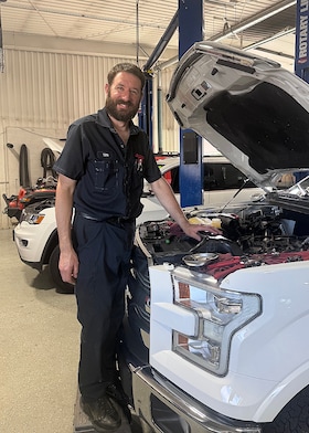 Staff member Tim Duesterhoeft from 415c2751704f
