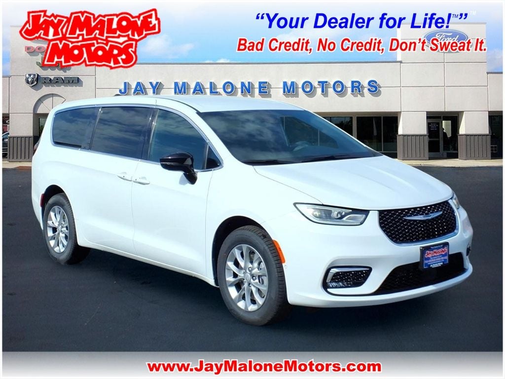 2026 Chrysler Pacifica Select AWD's photo