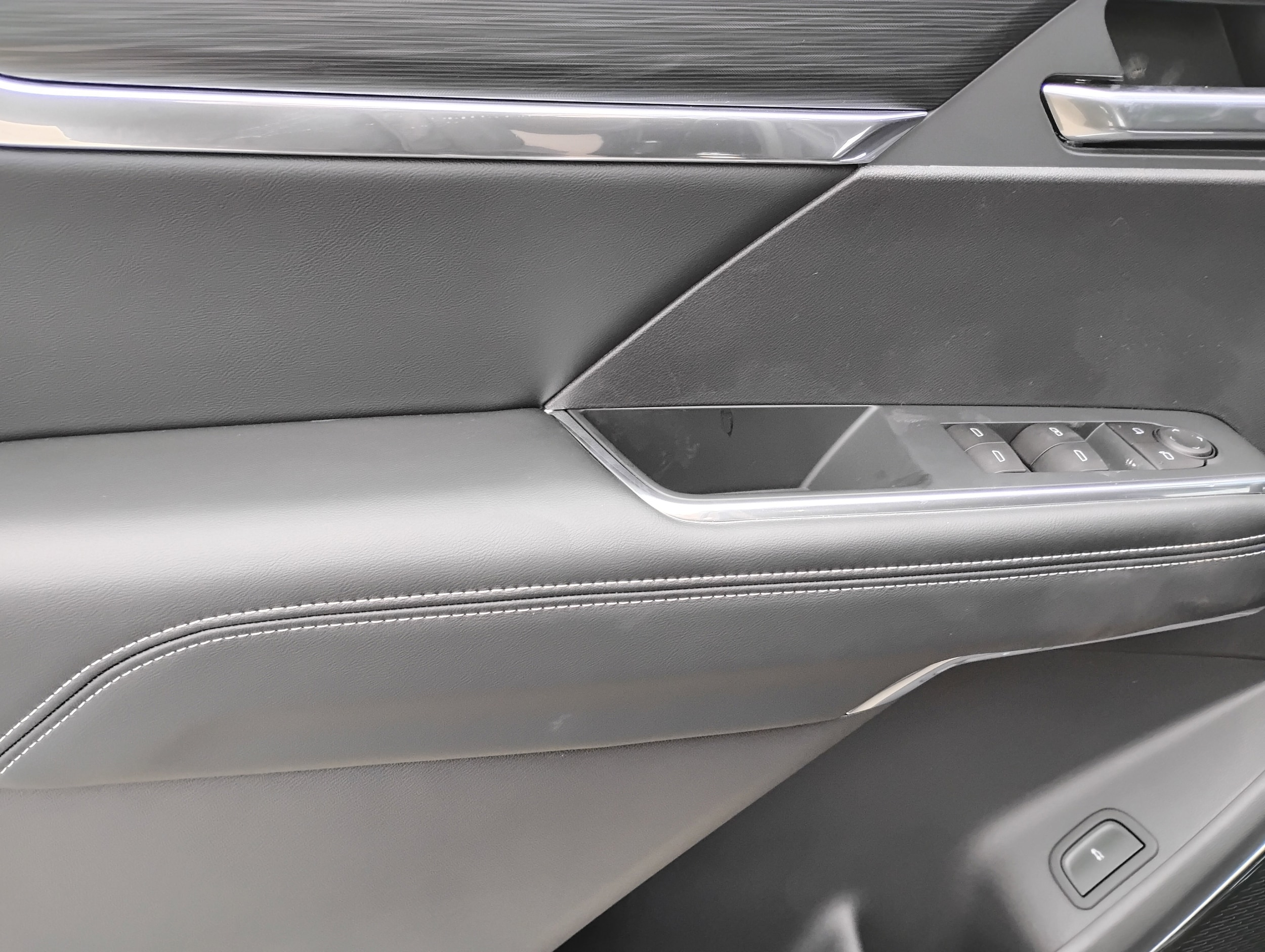 2026 GMC Acadia Elevation - Photo 22