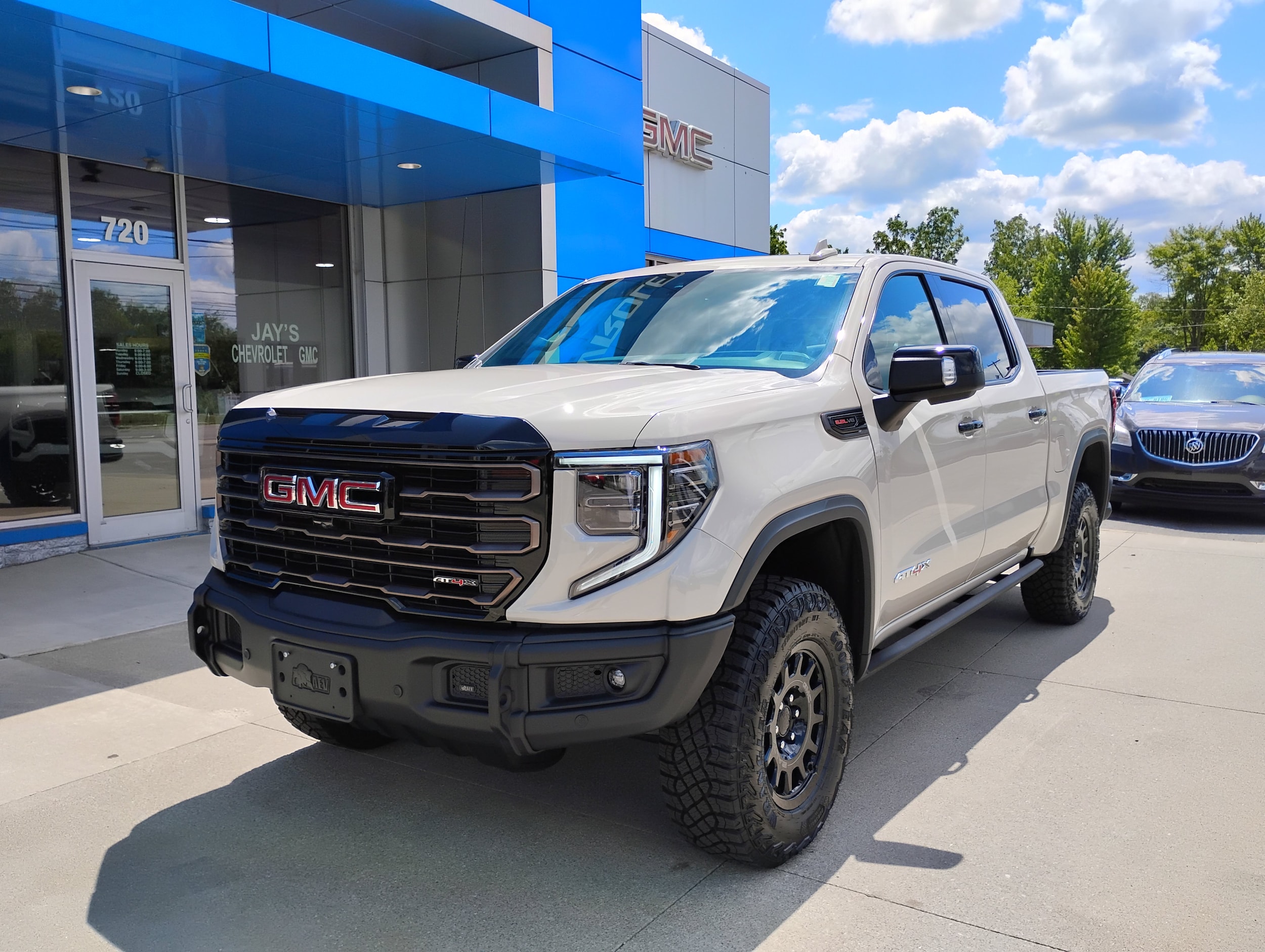 2026 GMC Sierra 1500 AT4X - Photo 13