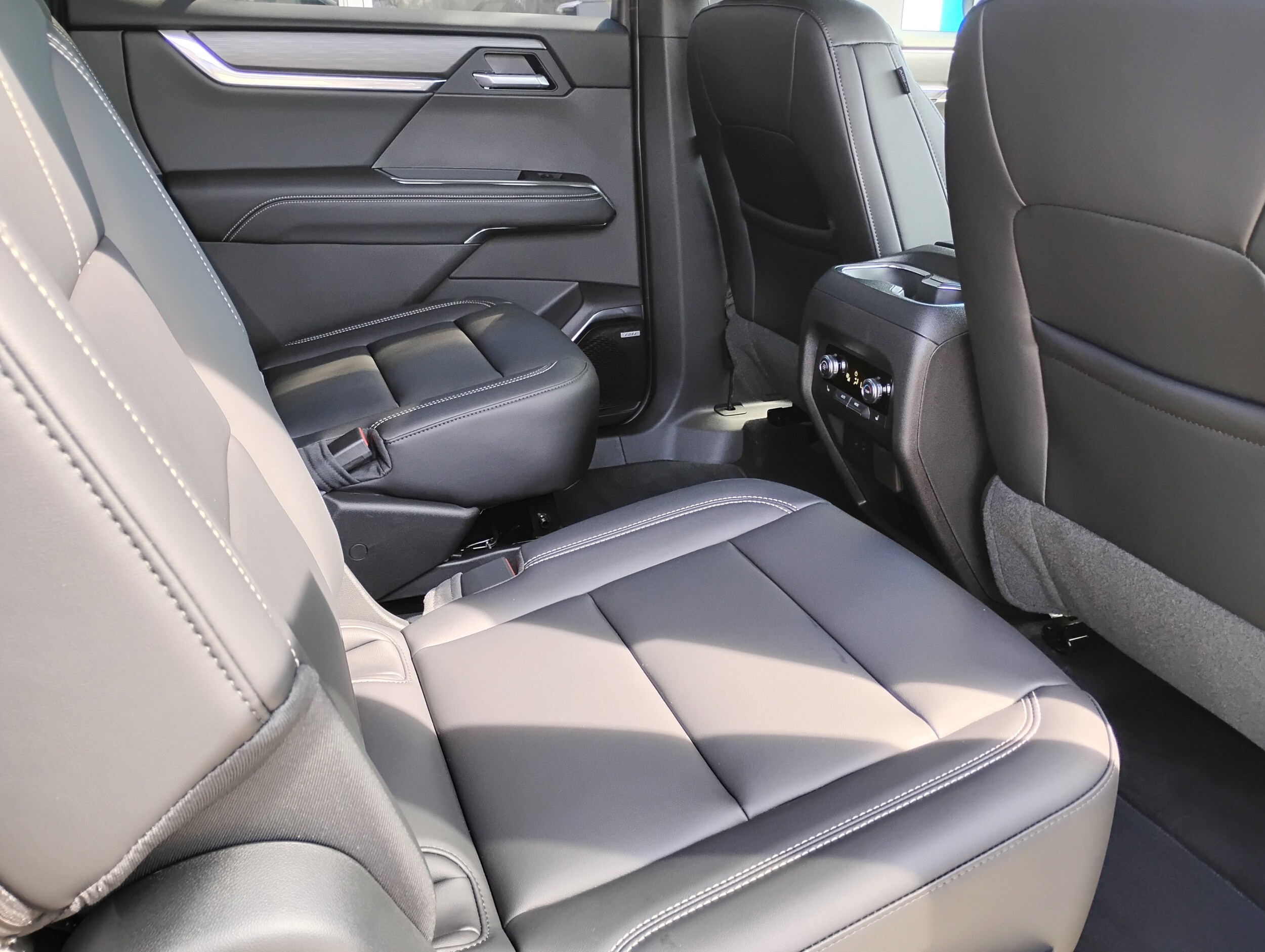 2026 GMC Acadia Elevation - Photo 27