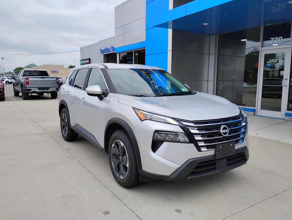 Used 2025 Nissan Rogue SV
