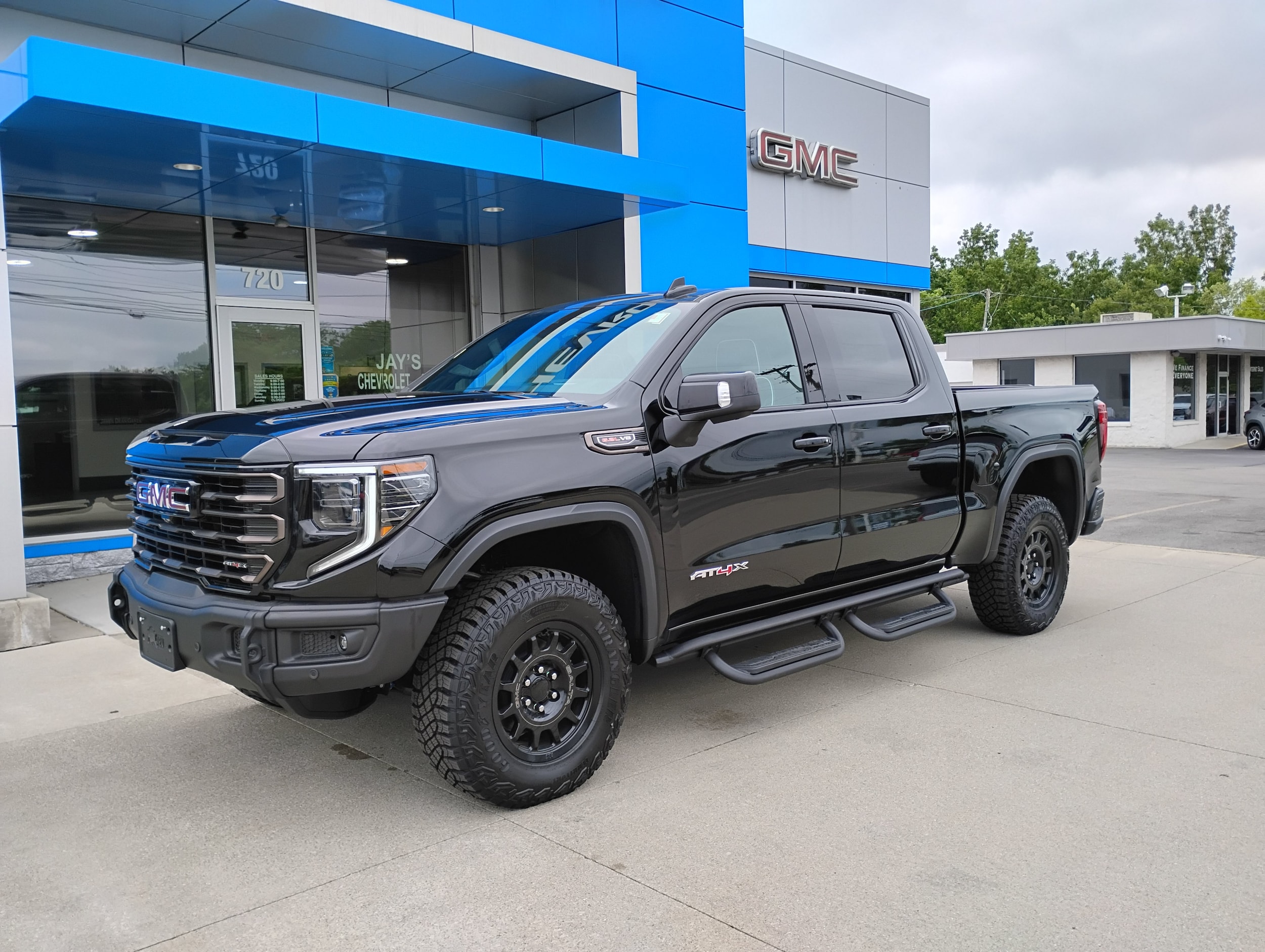 2026 GMC Sierra 1500 AT4X - Photo 12