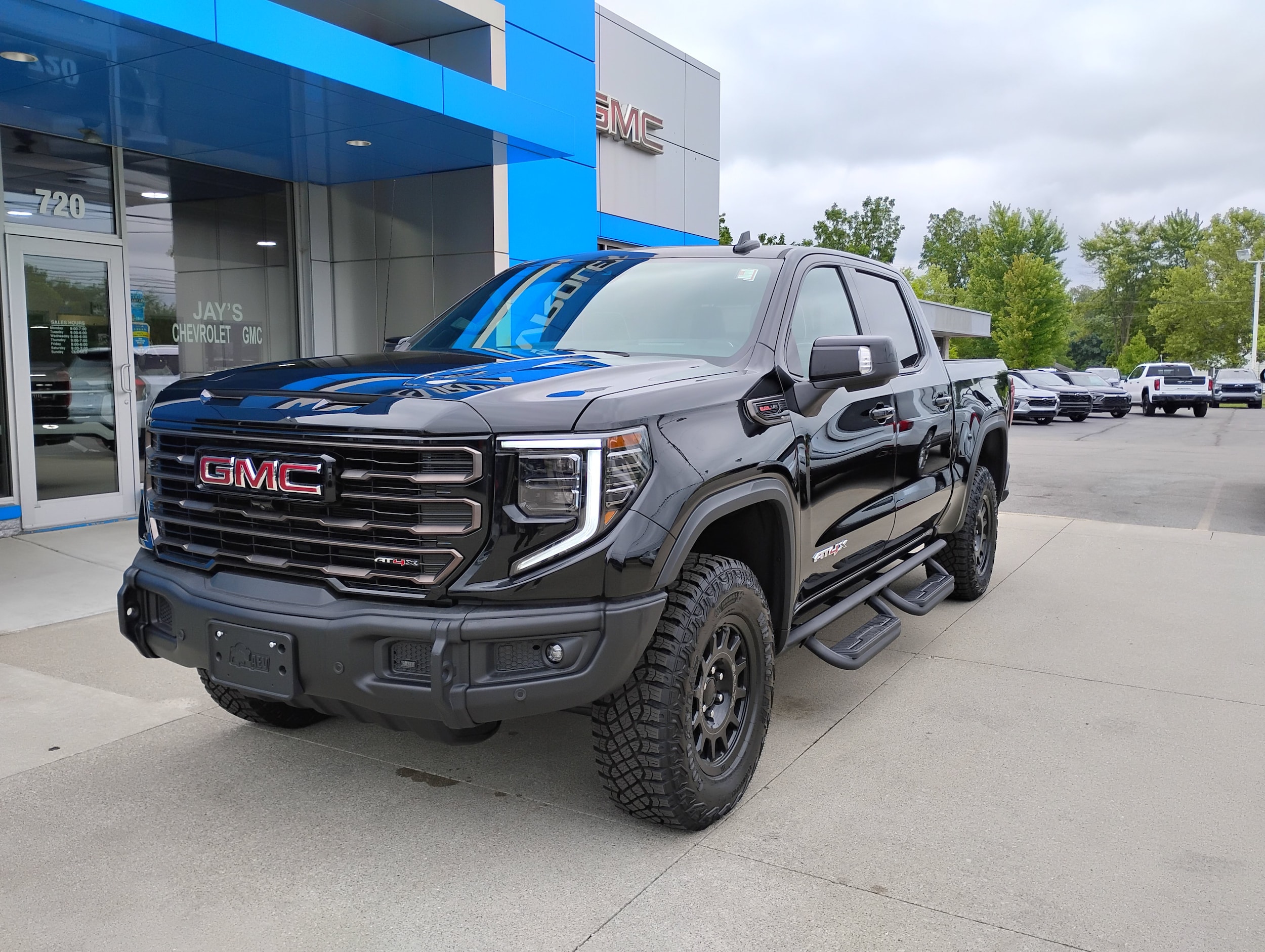 2026 GMC Sierra 1500 AT4X - Photo 13