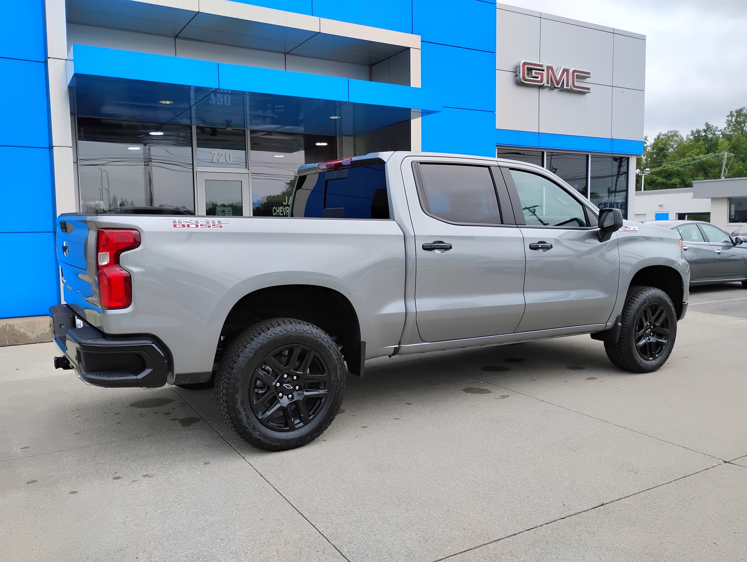 2026 Chevrolet Silverado 1500 LT Trail Boss - Photo 6