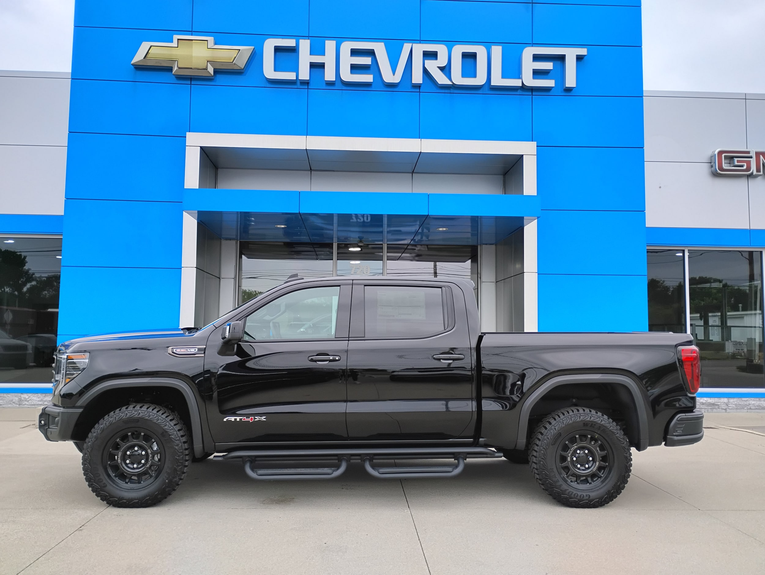 2026 GMC Sierra 1500 AT4X - Photo 11