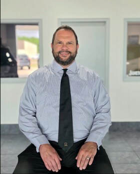 Staff member DARREN WORTH from ID_426d61