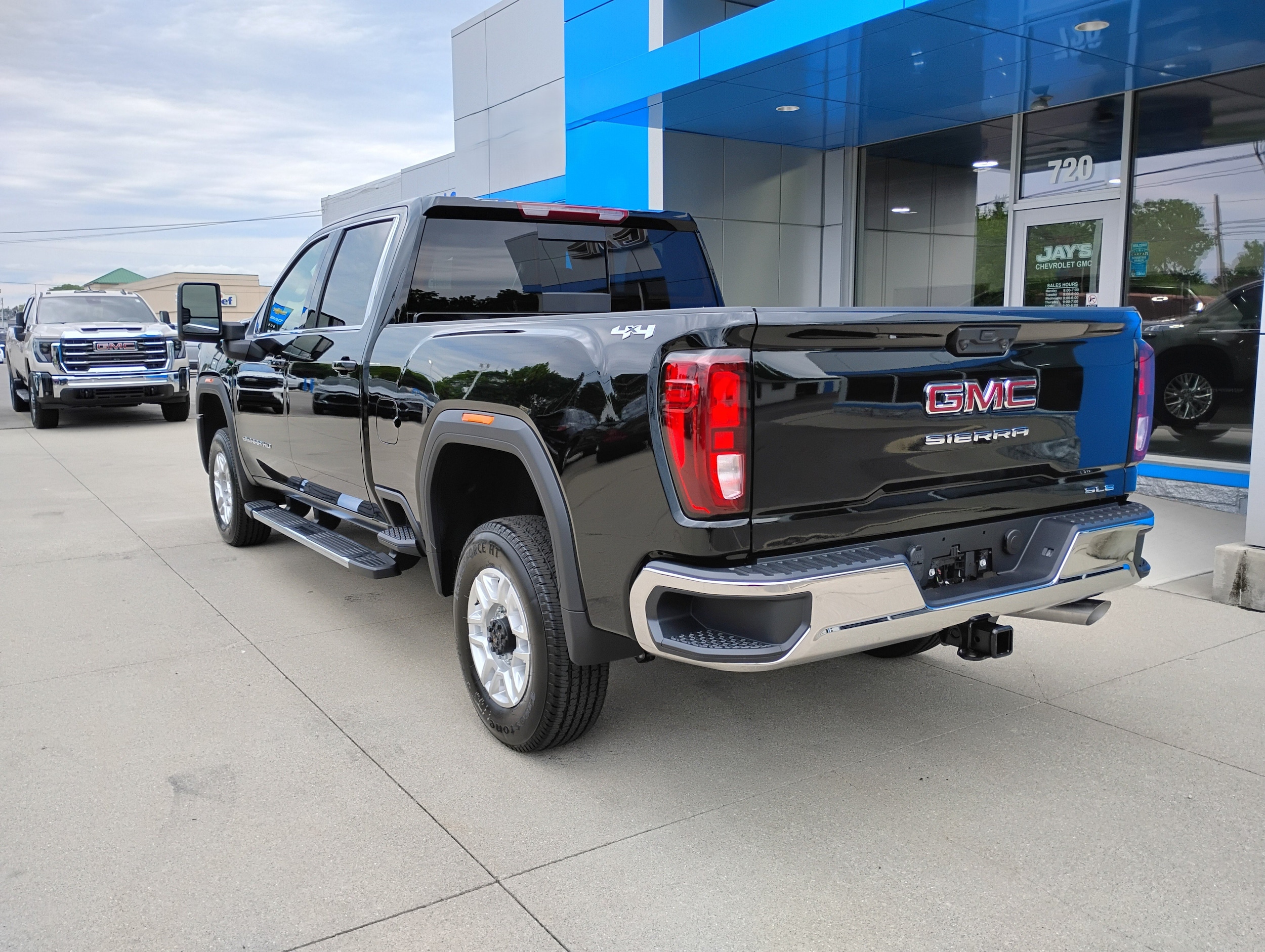 2026 GMC Sierra 2500HD SLE - Photo 9