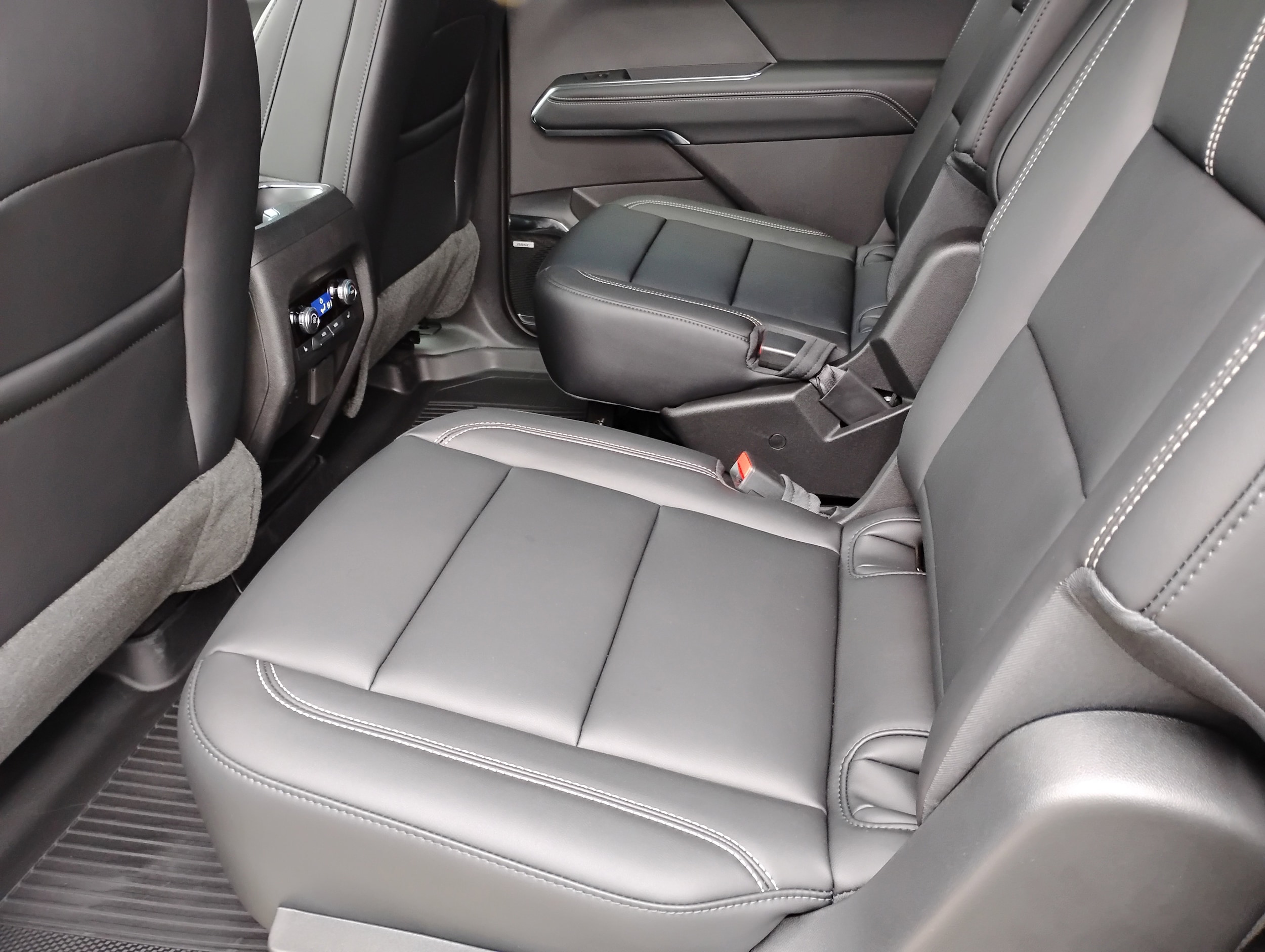 2026 GMC Acadia Elevation - Photo 24