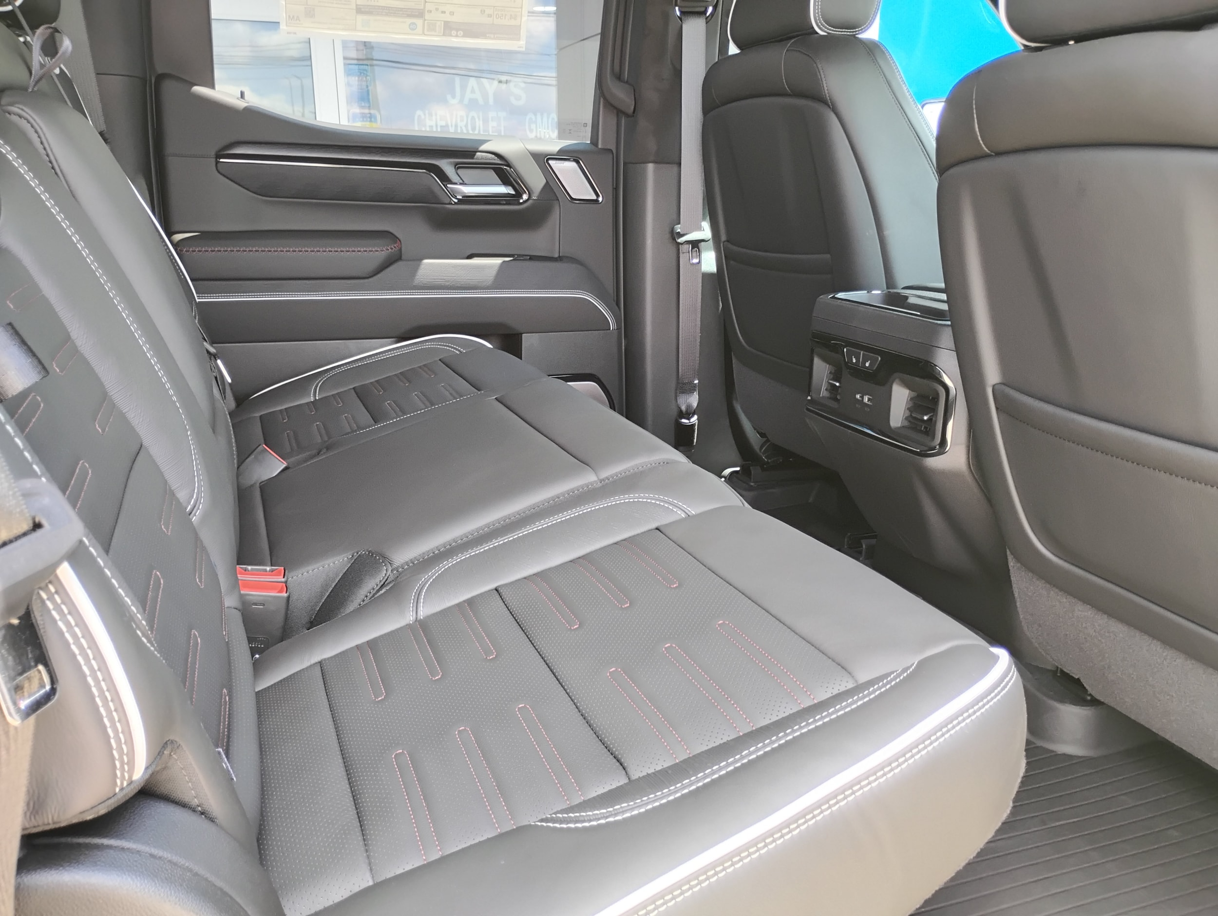 2026 GMC Sierra 1500 AT4X - Photo 28