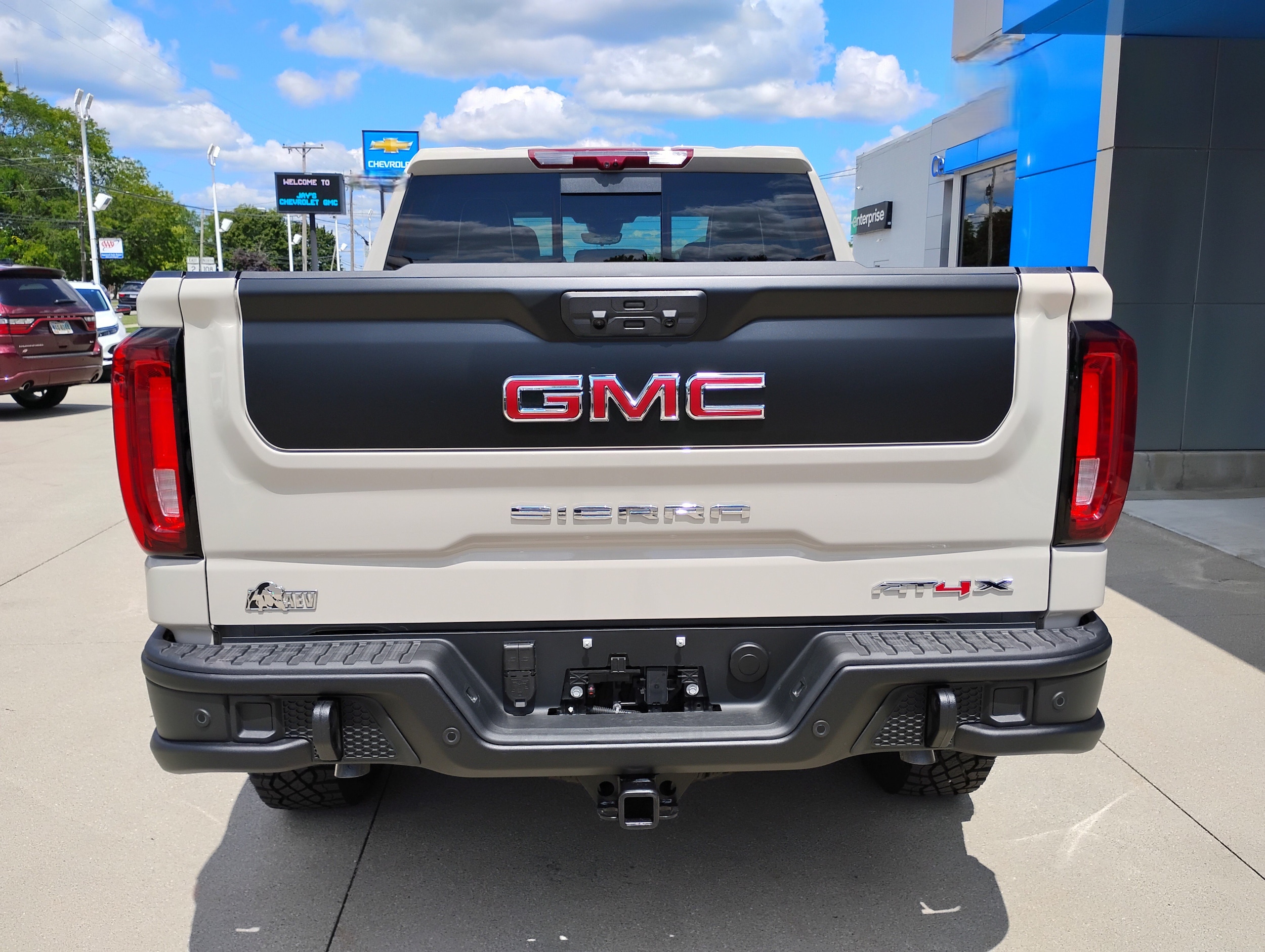 2026 GMC Sierra 1500 AT4X - Photo 8