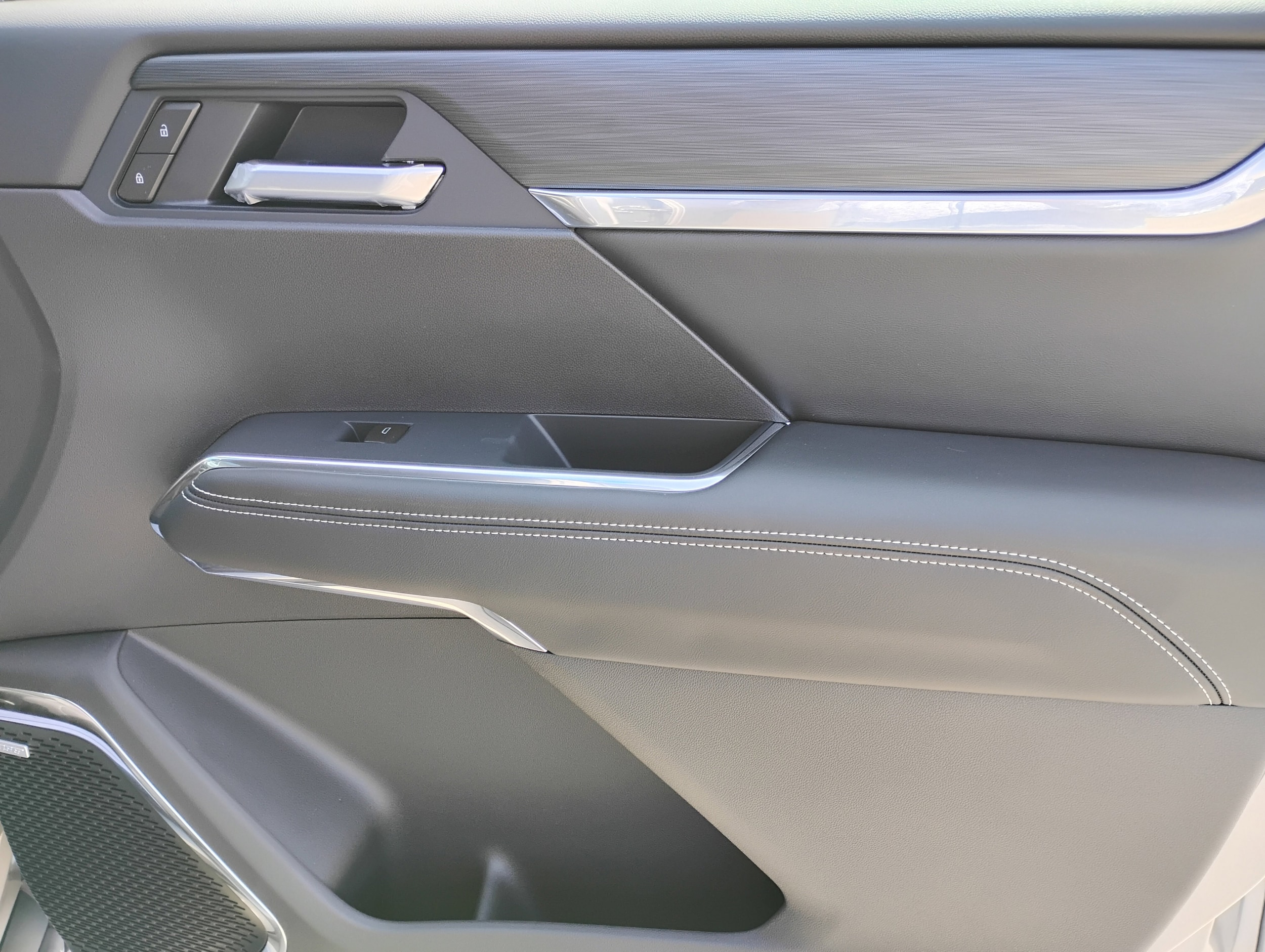 2026 GMC Acadia Elevation - Photo 28