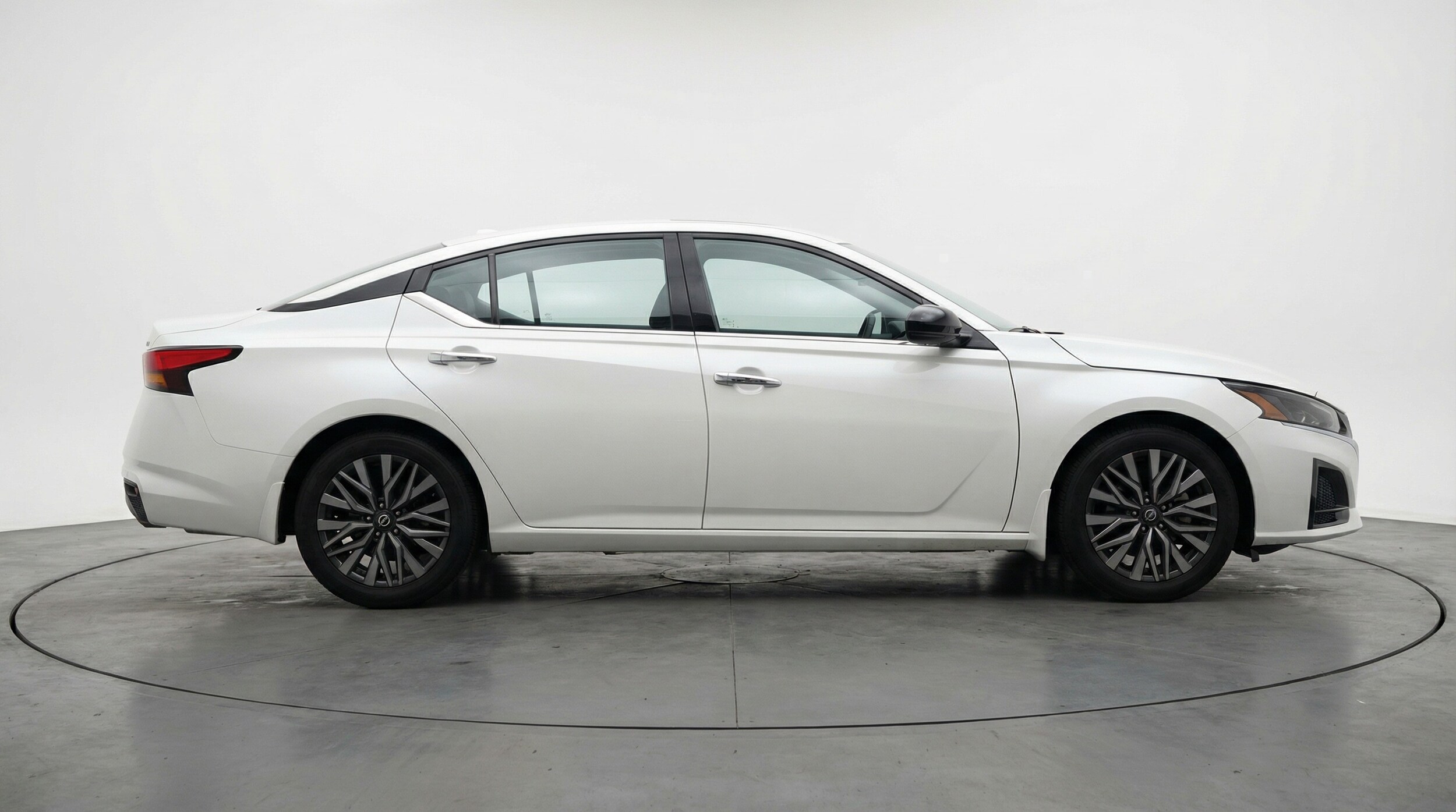 Thumbnail: 2025 Nissan Altima - 8