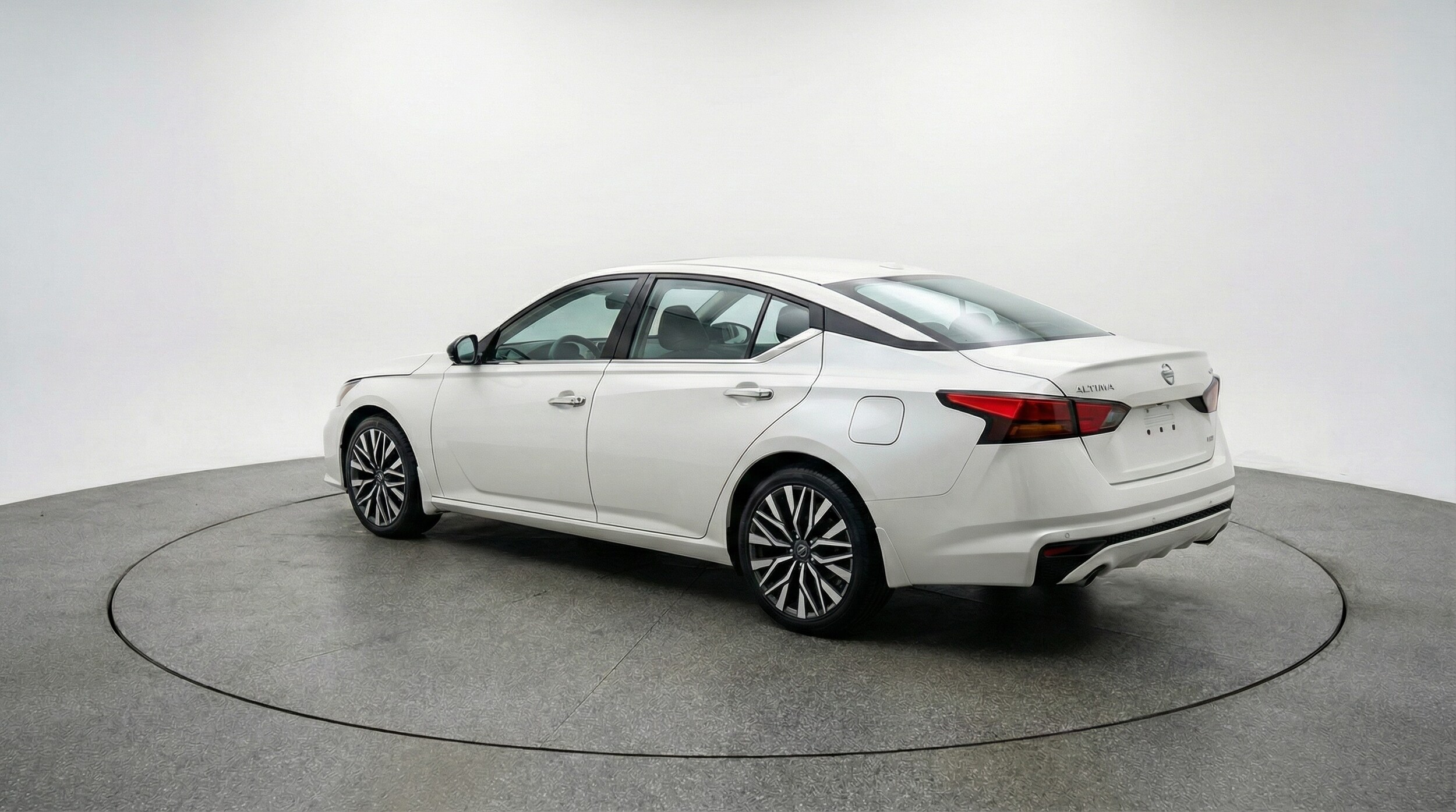 Thumbnail: 2025 Nissan Altima - 5