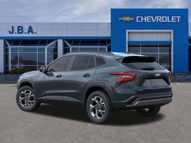 2026 Chevrolet Trax LT photo 2