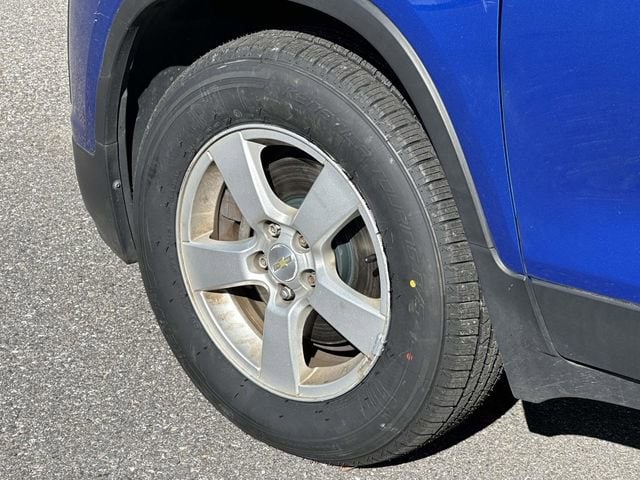 2016 Chevrolet Trax LS photo 3