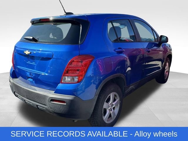 2016 Chevrolet Trax LS photo 2