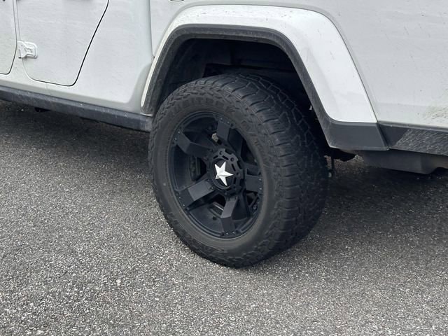 2021 Jeep Gladiator Overland photo 2