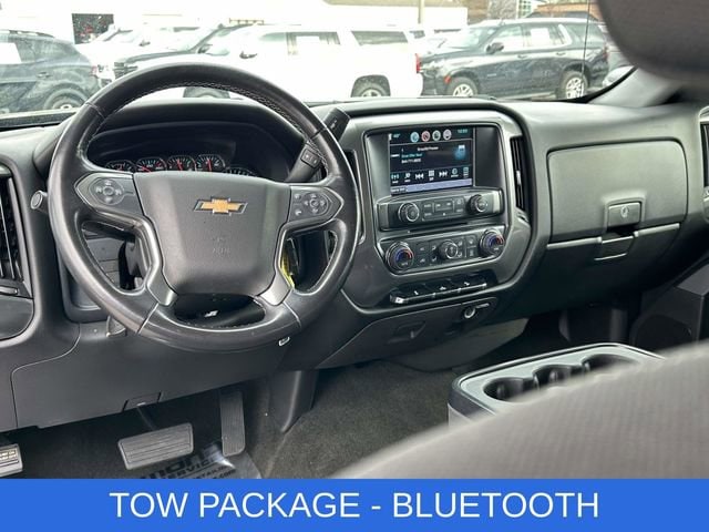 2018 Chevrolet Silverado 1500 LT photo 2