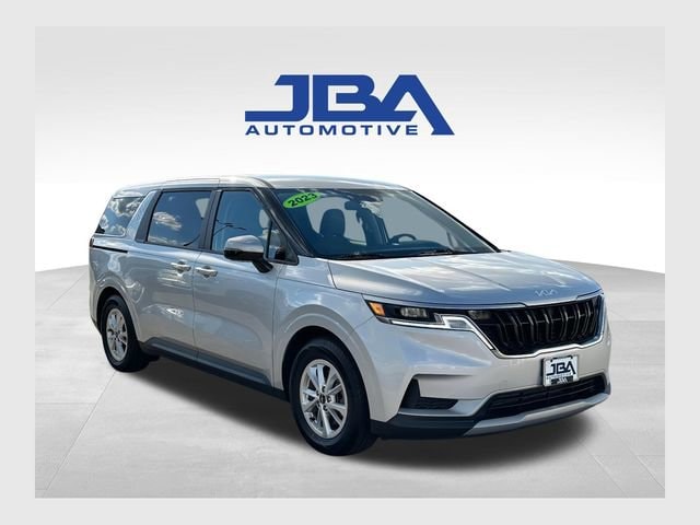 2023 Kia Carnival LX's photo