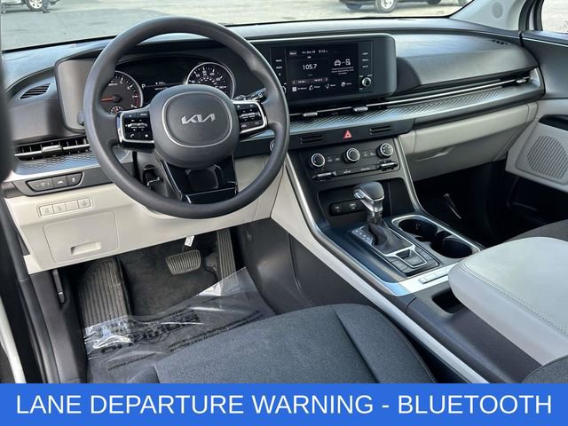 2023 Kia Carnival LX photo 2