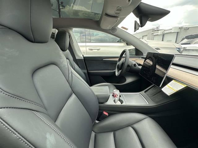 Used 2024 Tesla Model Y Long Range with VIN 7SAYGDEE1RF985775 for sale in Glen Burnie, MD