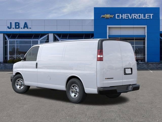 2026 Chevrolet Express Cargo 2