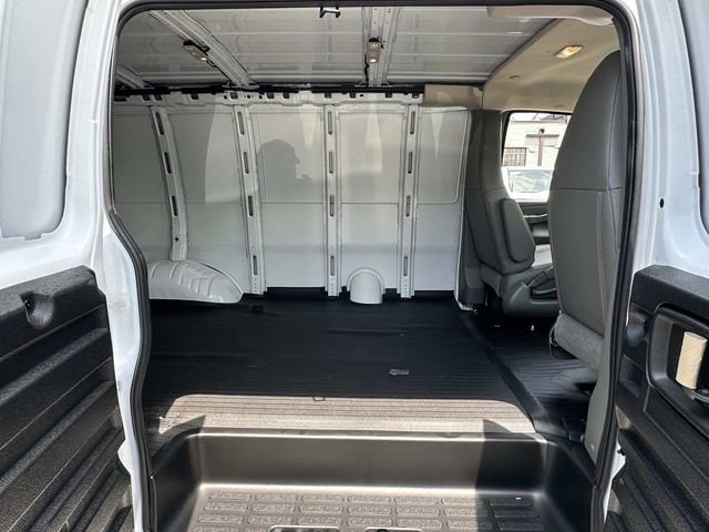 2025 Chevrolet Express Cargo Work Van - Photo 20