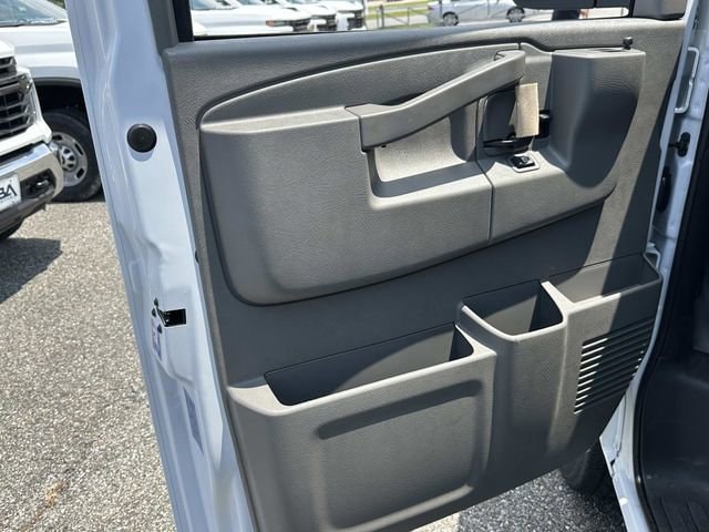 2025 Chevrolet Express Cargo Work Van - Photo 12