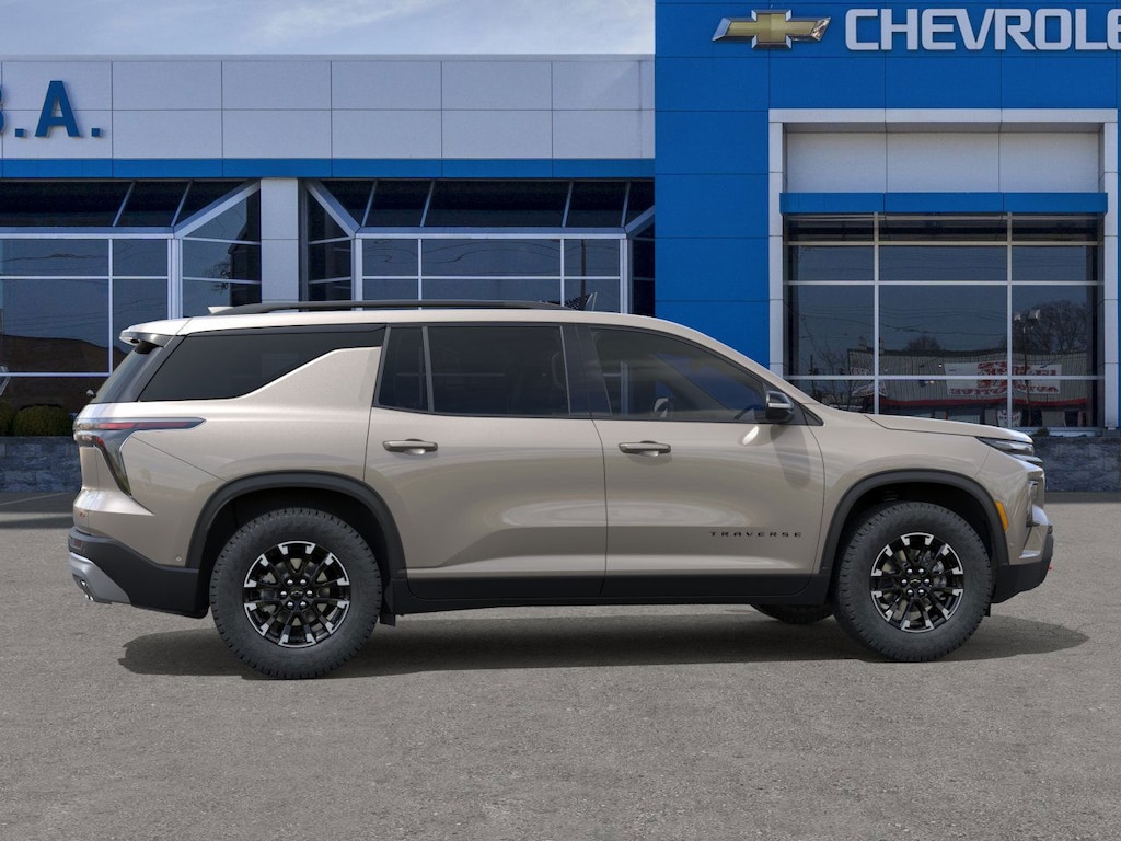 2026 Chevrolet Traverse Z71 photo 3