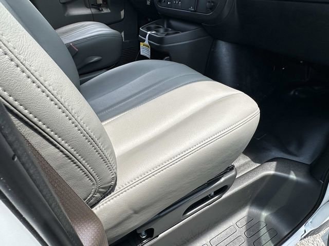 2025 Chevrolet Express Cargo Work Van - Photo 18