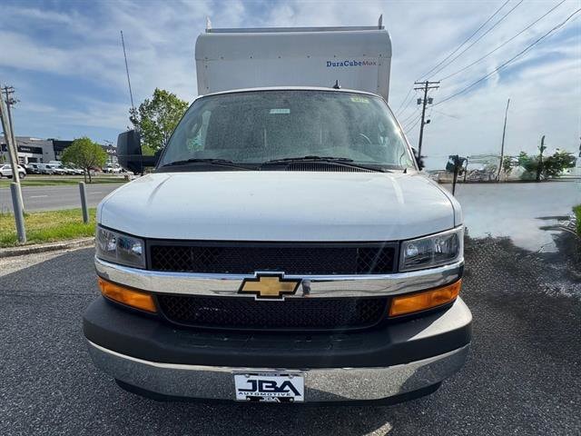 2024 Chevrolet Express Cutaway Base's photo