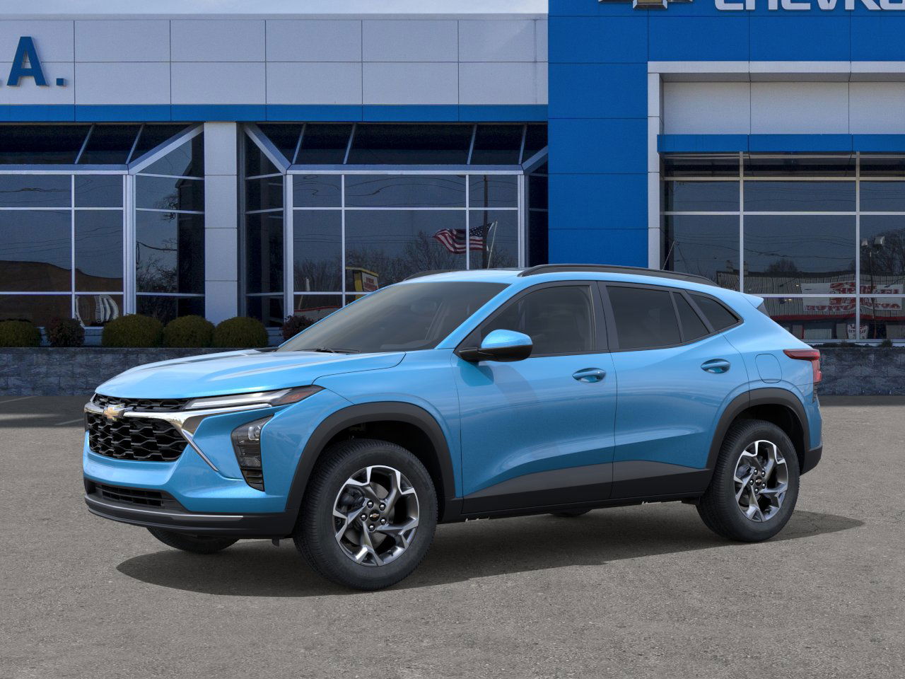 2025 Chevrolet Trax LT photo 2