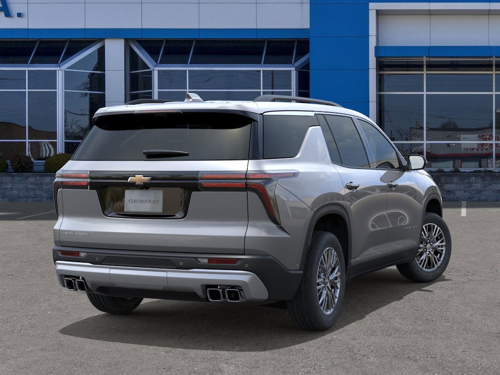 2026 Chevrolet Traverse photo 2