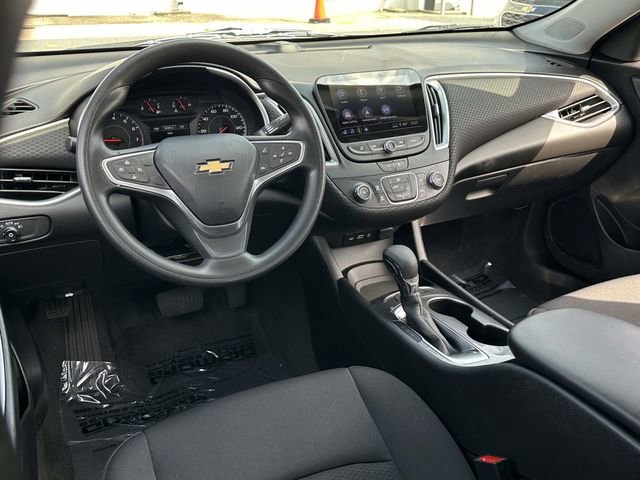 2022 Chevrolet Malibu LS photo 2