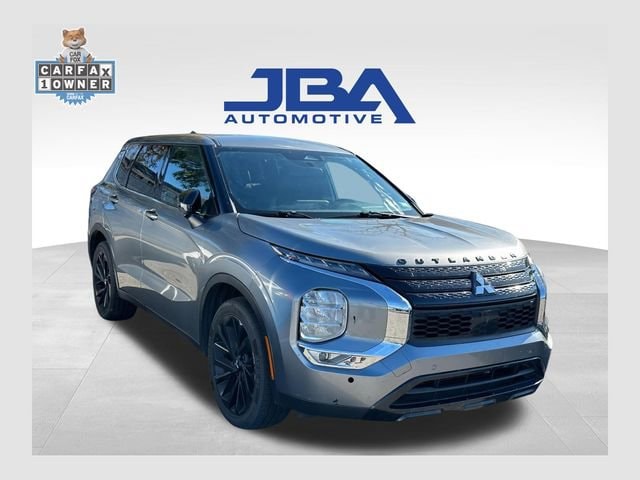 2023 Mitsubishi Outlander SE Black Edition's photo