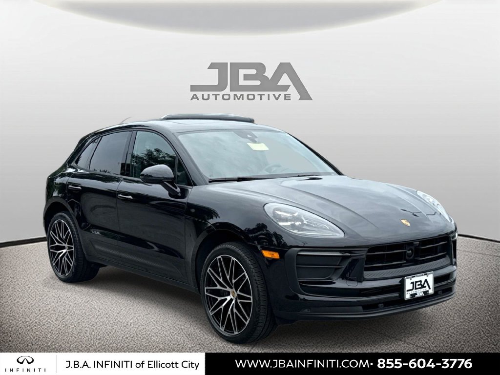 2025 Porsche Macan Base