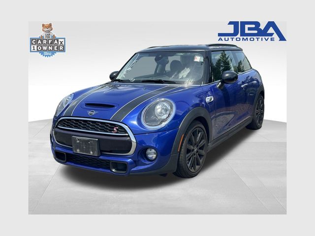 2019 MINI Hardtop Cooper S Signature's photo