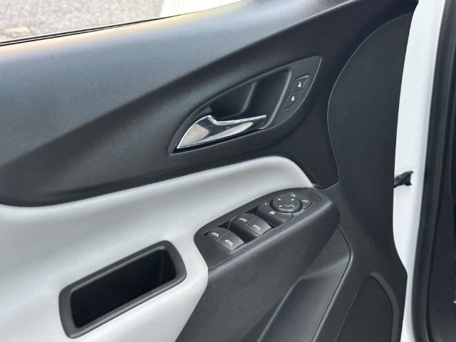 2023 Chevrolet Equinox LS - Photo 17