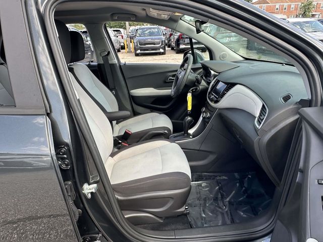 2020 Chevrolet Trax LS - Photo 20