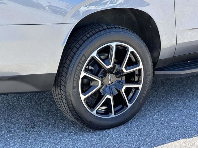 2021 Chevrolet Suburban RST - Photo 31