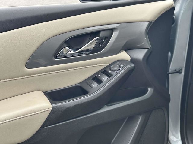 2023 Chevrolet Traverse LS - Photo 15