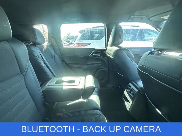 2023 Mitsubishi Outlander SE Black Edition photo 3