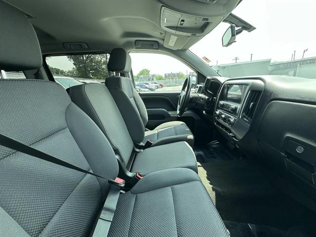Used 2018 Chevrolet Silverado 1500 LT with VIN 3GCUKREC0JG458878 for sale in Glen Burnie, MD