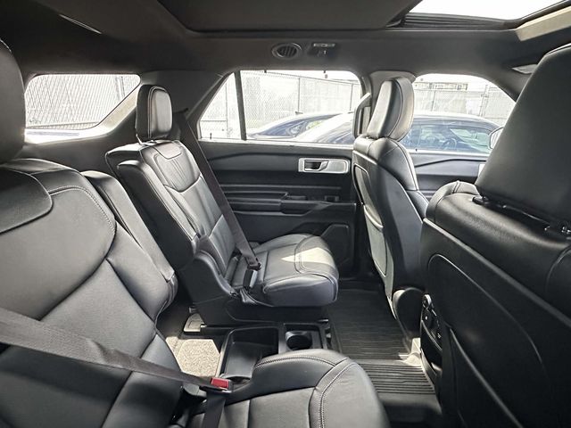 2020 Ford Explorer ST photo 3