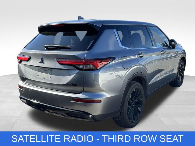 2023 Mitsubishi Outlander SE Black Edition photo 4