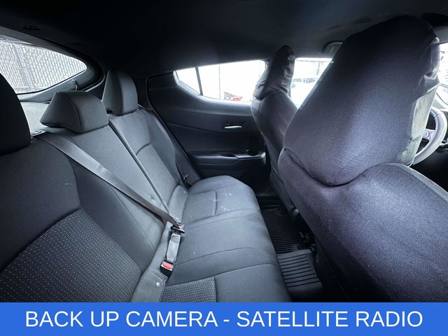 2019 Toyota C-HR XLE photo 3