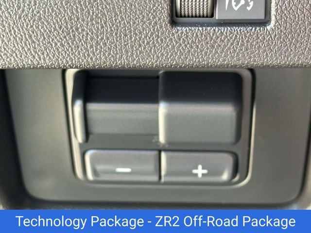 2025 Chevrolet Colorado ZR2 - Photo 12