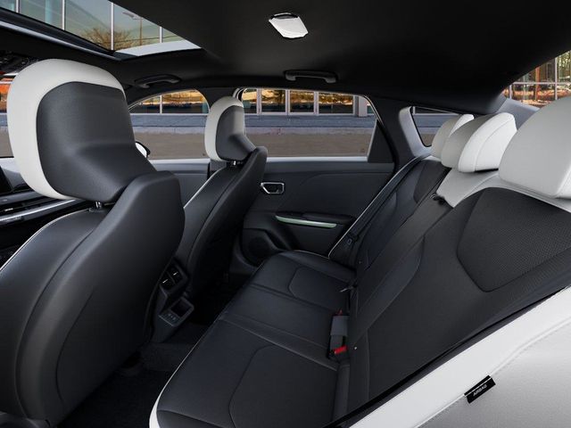 2026 Kia K4 17
